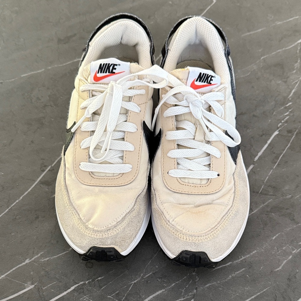 Nike Cream and Black Waffle Debute - Picture 2 of 6